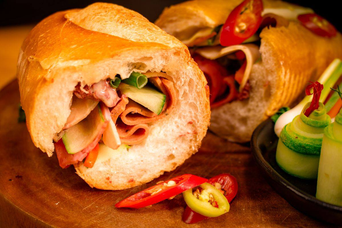 Banh Mi Hanoi Guide: Best Stalls, Prices & Tips