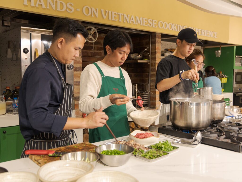 Hanoi Cooking Class Hotel Pickup: Which Classes Pick You Up (2026)